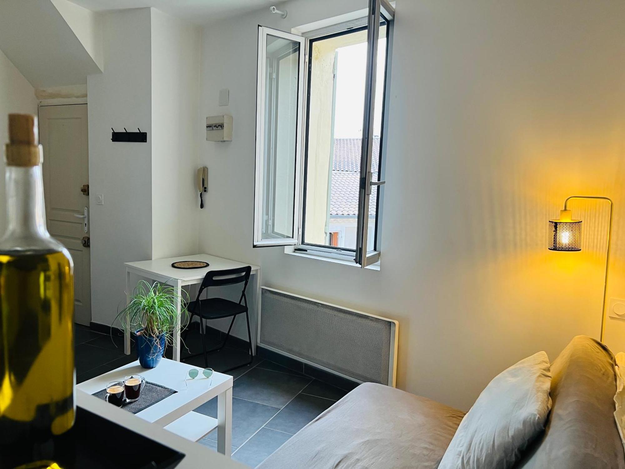 Cosy Studio Hyper Centre Avec Kitchenette & Climatisation Carpentras Exterior foto
